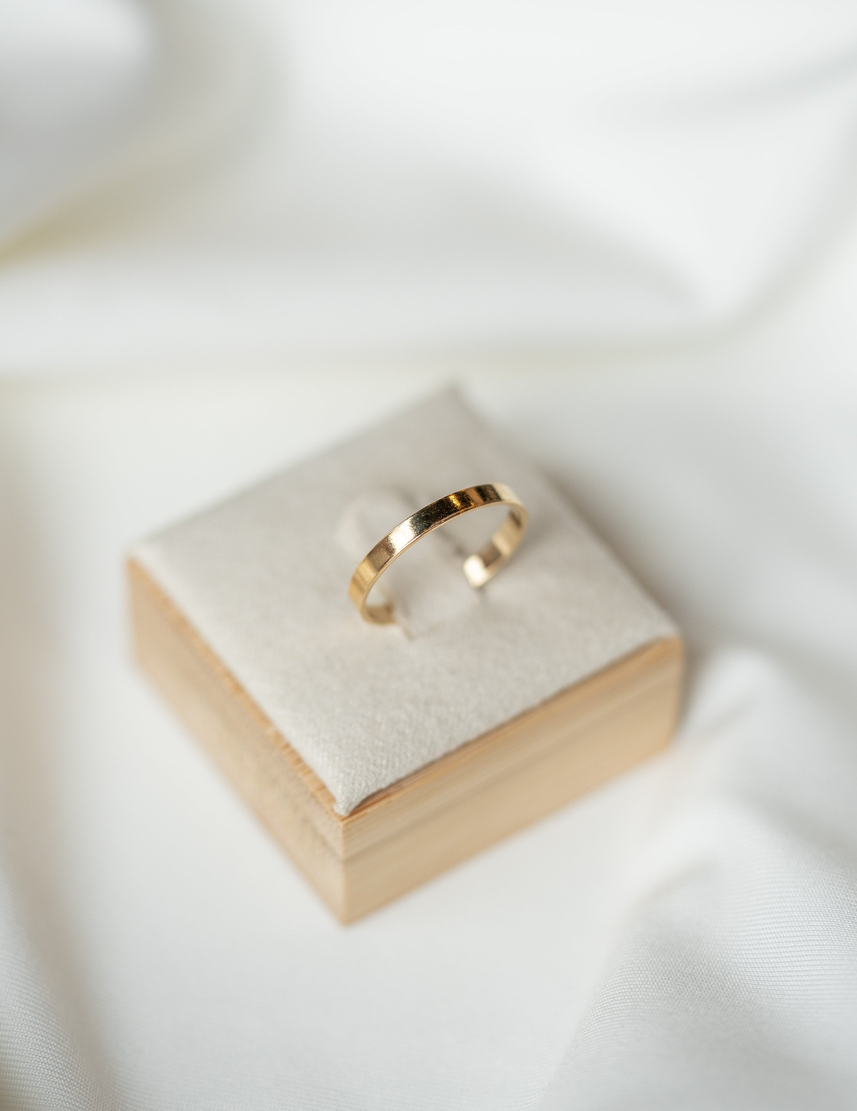 Thin Solid Band